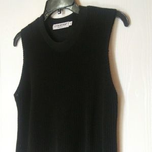 Sleeveless cropped sweater